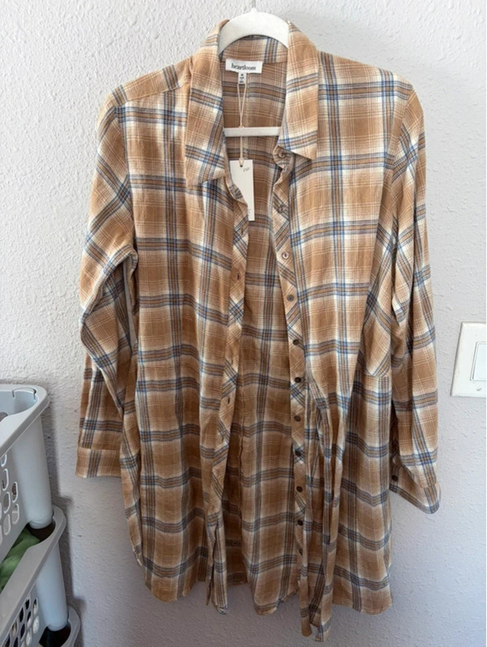 NWT Heartloom plaid long button up size M. Tie waist
